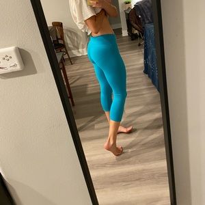 reversible blue and light blue crop leggings